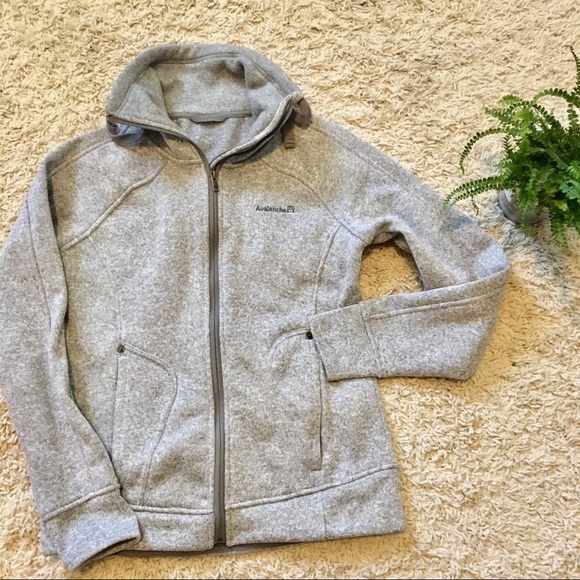 Avalanche Jackets & Blazers - |Host Pick| Avalanche Sweater Jacket Size Small